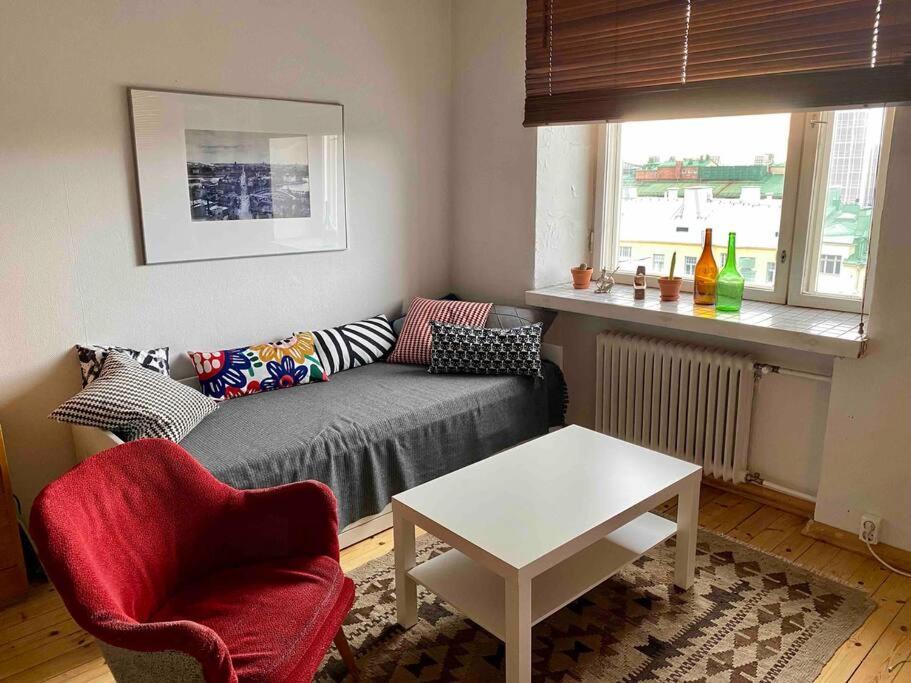 Studio Apartment, View Over The Roofs For The Sunrise Helsinki Esterno foto
